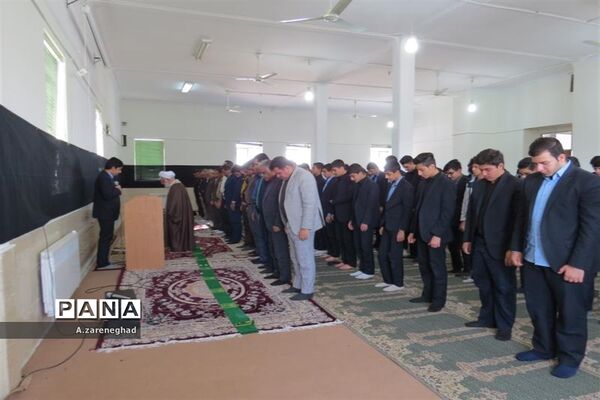 اقامه نماز و سخنرانی  امام جمعه اشکذر درهنرستان  خادمی