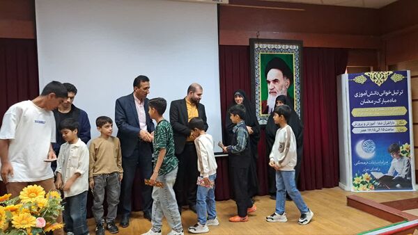 تجلیل از نخبگان قرآنی در نکا
