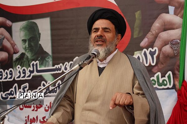 آیین استانی نواخته شدن زنگ انقلاب در اهواز