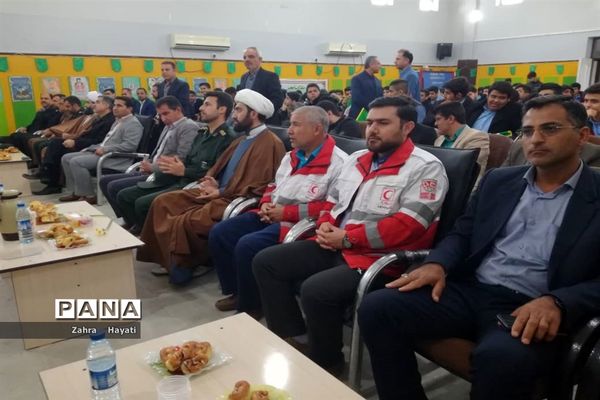 نواخته شدن زنگ انقلاب و مراسم نمادین استقبال ار ورود امام خمینی(ره) در شهرستان امیدیه