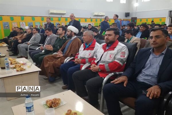نواخته شدن زنگ انقلاب و مراسم نمادین استقبال ار ورود امام خمینی(ره) در شهرستان امیدیه