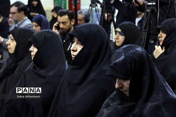 نواختن گلبانگ انقلاب اسلامی با حضور وزیر آموزش و پرورش