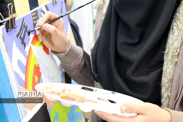 گشایش نمایشگاه انقلاب در آموزش و پرورش فارس