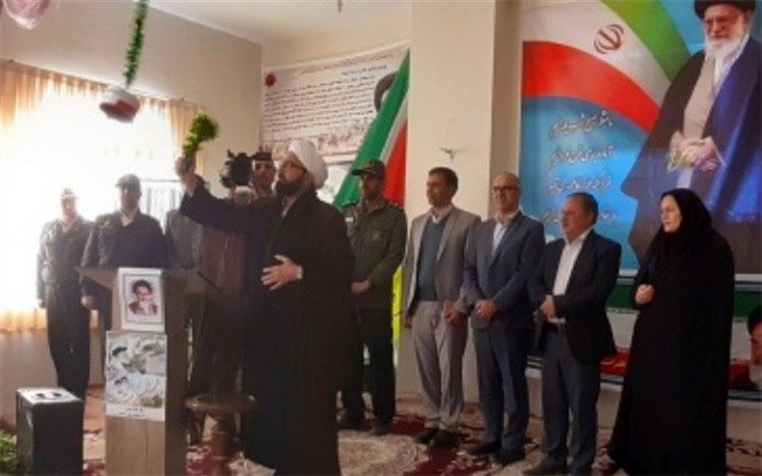 آغاز ویژه برنامه های دهه فجر با نواخته شدن زنگ انقلاب اسلامی در مدارس شهرستان سمیرم