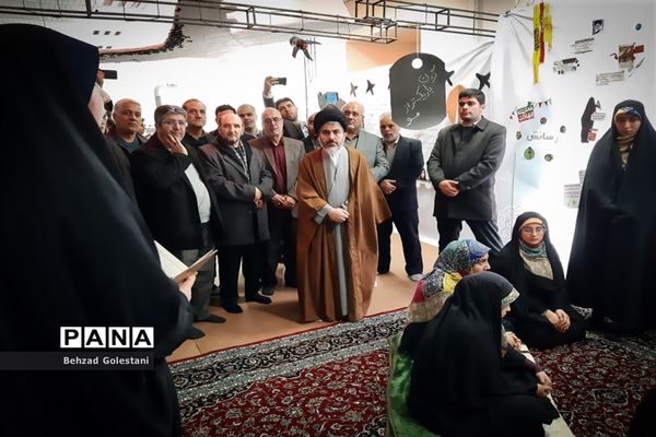 نمایشگاه انقلاب اتحادیه انجمن های اسلامی دانش آموزان آذربایجان غربی در ارومیه