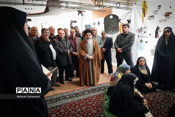 نمایشگاه انقلاب اتحادیه انجمن های اسلامی دانش آموزان آذربایجان غربی در ارومیه