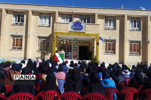 نواخته شدن زنگ انقلاب در مدارس نی ریز