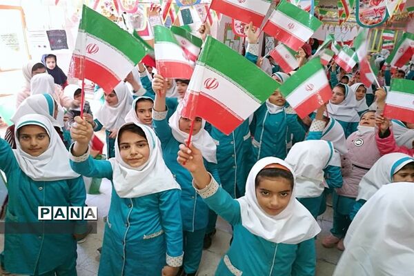نواخته شدن زنگ انقلاب در مدارس نی ریز