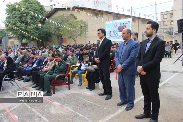نواختن زنگ انقلاب در بوشهر