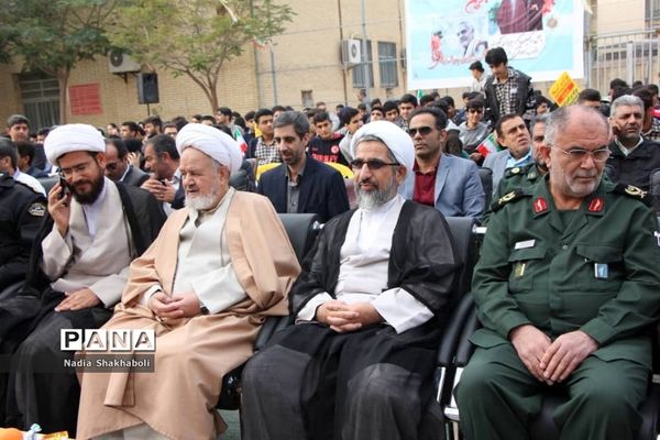 نواختن زنگ انقلاب در بوشهر