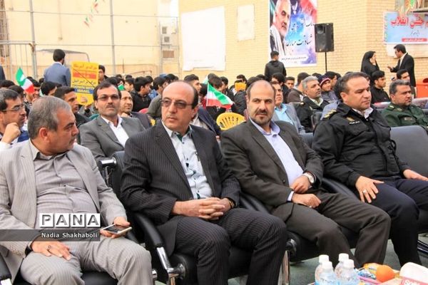 نواختن زنگ انقلاب در بوشهر