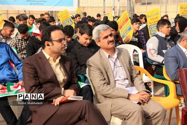 نواختن زنگ انقلاب در بوشهر