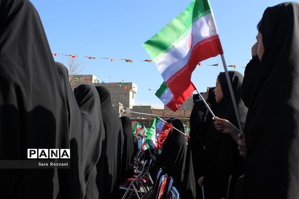 مراسم نواخته شدن زنگ انقلاب اسلامی در شهرستان اسلامشهر