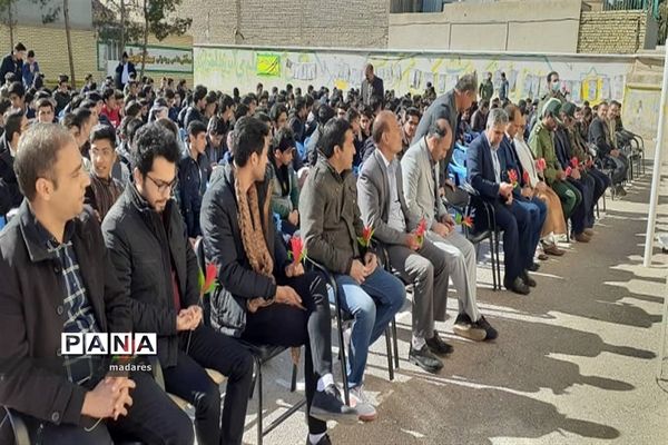 نواخته شدن زنگ انقلاب در مدارس ابرکوه