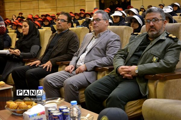 زنگ انقلاب اسلامی در مدارس شهرستان شهریار به صدا در آمد