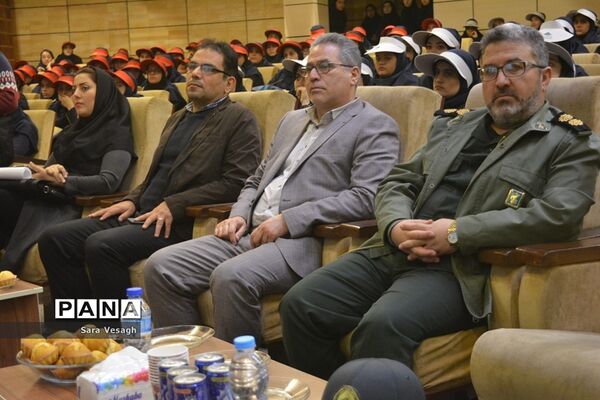 زنگ انقلاب اسلامی در مدارس شهرستان شهریار به صدا در آمد