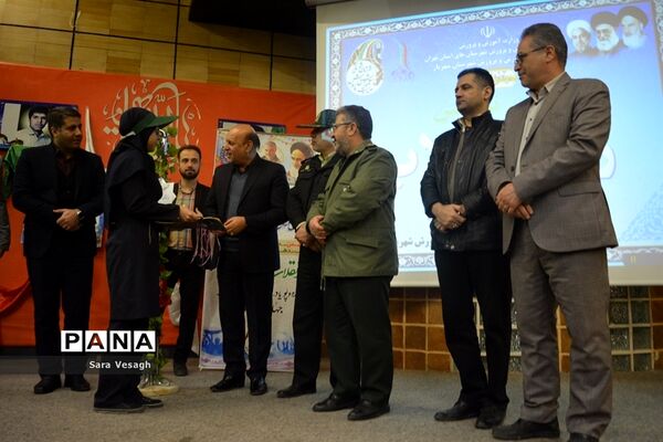 زنگ انقلاب اسلامی در مدارس شهرستان شهریار به صدا در آمد