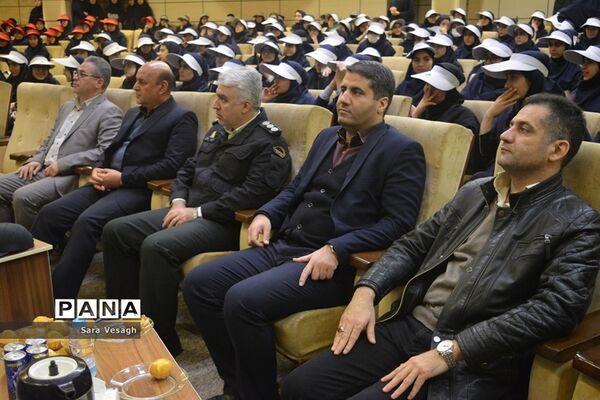 زنگ انقلاب اسلامی در مدارس شهرستان شهریار به صدا در آمد