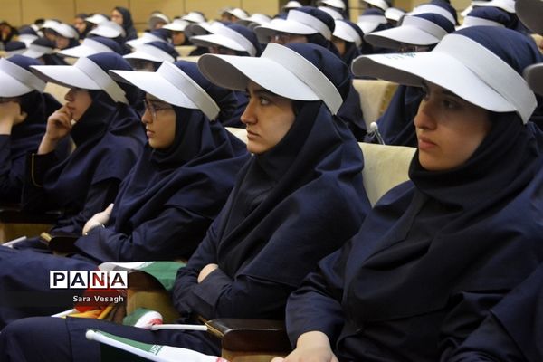 زنگ انقلاب اسلامی در مدارس شهرستان شهریار به صدا در آمد