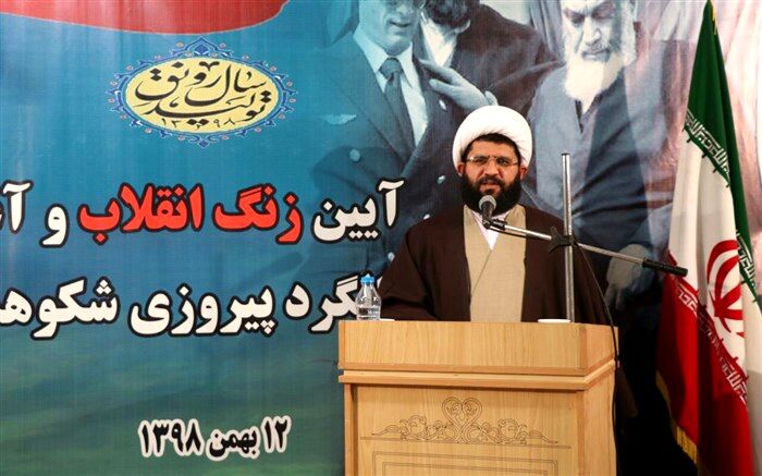 امام جمعه شهرقدس :آینده‌ میهن اسلامی در دست دانش‌آموزان قرار دارد و شما مسئولین فردای کشور هستید