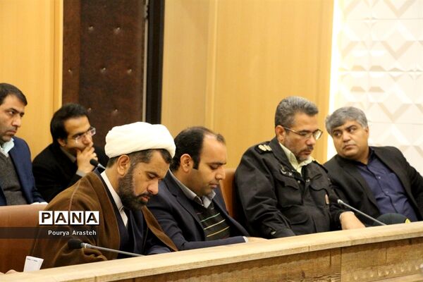 در اولین روز از دهه فجر شورای اداری شهرستان خوسف در دفتر فرمانداری