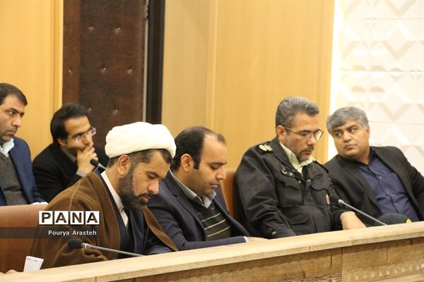 در اولین روز از دهه فجر شورای اداری شهرستان خوسف در دفتر فرمانداری