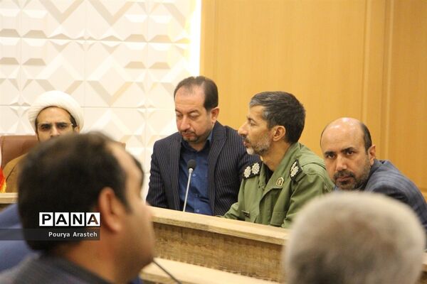 در اولین روز از دهه فجر شورای اداری شهرستان خوسف در دفتر فرمانداری