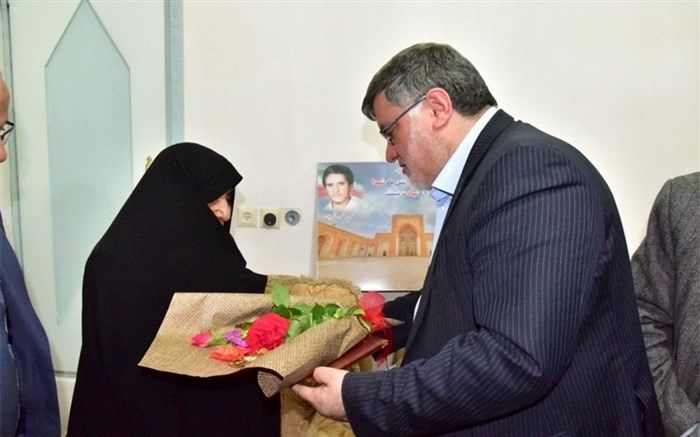 دیدار مسئولین درمنزل شهید ناظری