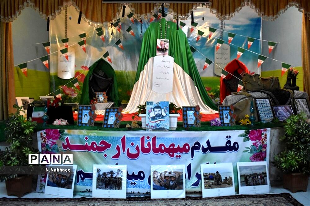 یادآوره لاله های روشن شهیدعباسعلی قاسمی اول در هنرستان انقلاب اسلامی