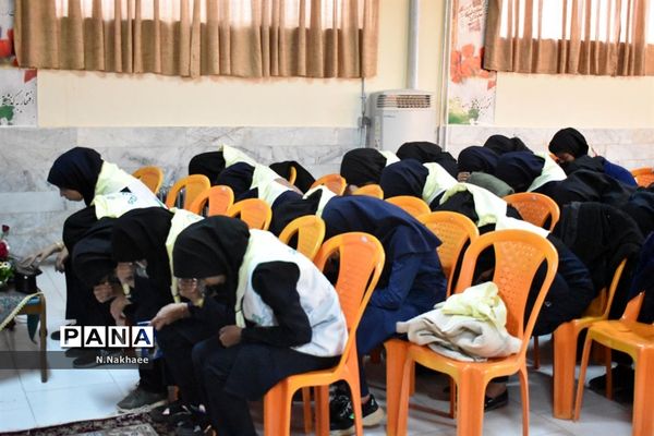 یادآوره لاله های روشن شهیدعباسعلی قاسمی اول در هنرستان انقلاب اسلامی