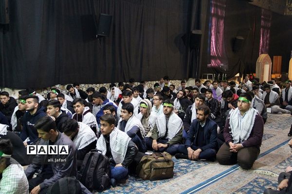 اعزام دانش آموزان پسر ناحیه یک شهرری به اردوی راهیان نور