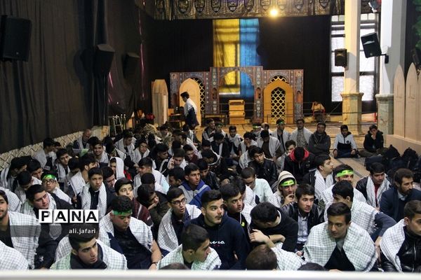 اعزام دانش آموزان پسر ناحیه یک شهرری به اردوی راهیان نور