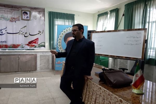 برگزاری کارگاه تفکر و سواد رسانه وآموزش عکاسی درشهرستان حمیدیه