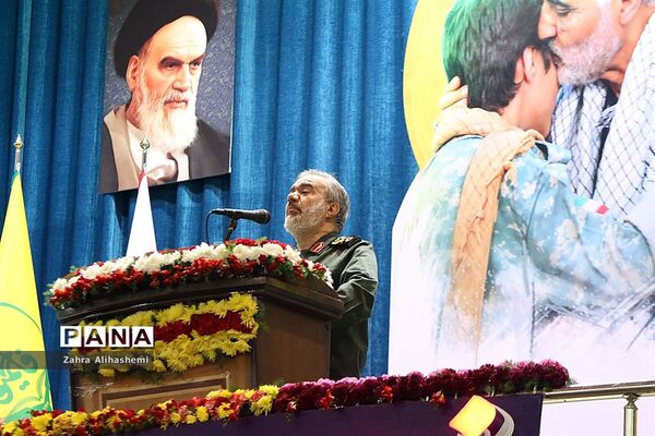 گردهمایی 30 هزار نفری نسل سلیمانی در مصلی تهران