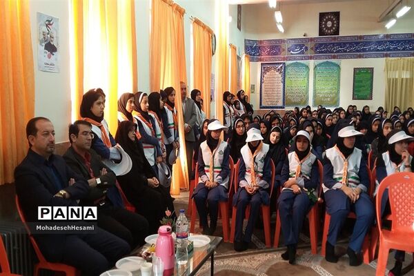 یادواره سردارشهید حاج قاسم سلیمانی در دبیرستان نمونه کاشی نیلوفر