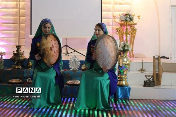 تجلیل از دانش‌آموزان برتر دبیرستان اسرم