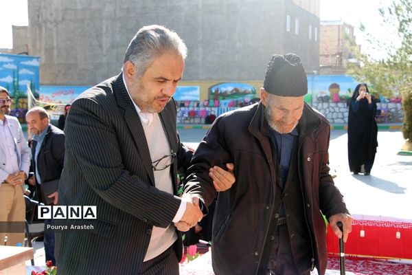 طرح ملی لاله های روشن یادواره شهید اخوت در دبستان شهید غفرانی