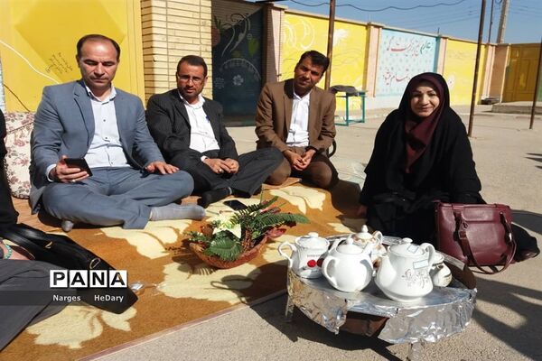 جشنواره خوارزمی  با محور بازارچه کارآفرینی آموزشگاه شهید ابوالحسنی شهرستان امیدیه