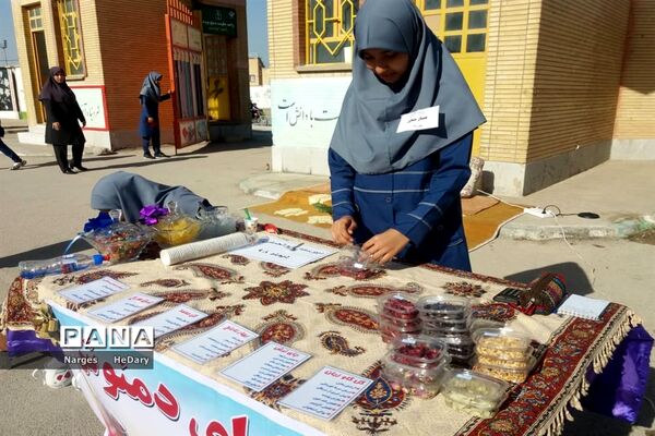 جشنواره خوارزمی  با محور بازارچه کارآفرینی آموزشگاه شهید ابوالحسنی شهرستان امیدیه
