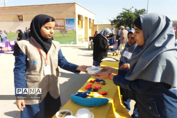 جشنواره خوارزمی  با محور بازارچه کارآفرینی آموزشگاه شهید ابوالحسنی شهرستان امیدیه