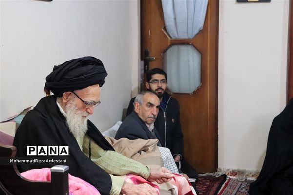 دیدا ر جمعی از دانشجویان  با  امام جمعه شهرستان ورامین