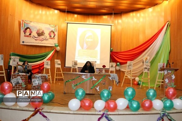 مرضیه هاشمی خبرنگار پرس تی وی در ویژه برنامه «لاله های روشن» قزوین