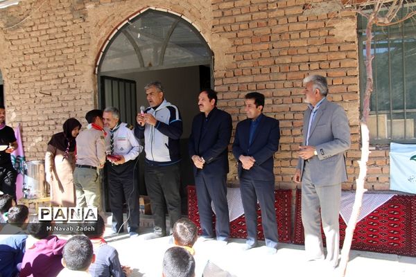 اهدای جوایز پیشتازان برتر سازمان دانش آموزی خراسان جنوبی