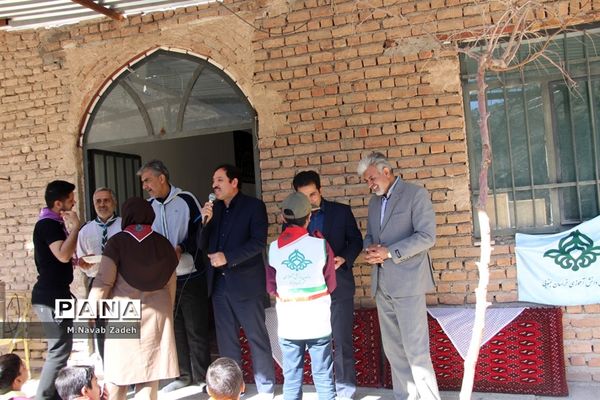 اهدای جوایز پیشتازان برتر سازمان دانش آموزی خراسان جنوبی