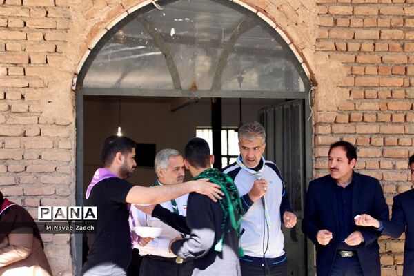 اهدای جوایز پیشتازان برتر سازمان دانش آموزی خراسان جنوبی