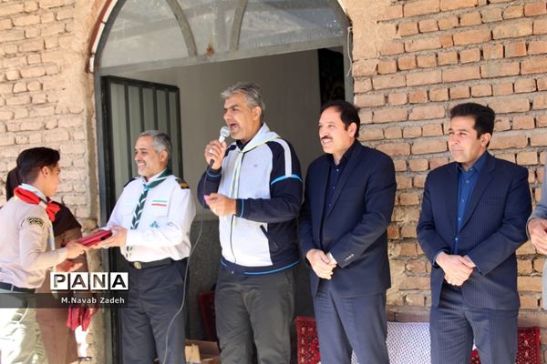 اهدای جوایز پیشتازان برتر سازمان دانش آموزی خراسان جنوبی