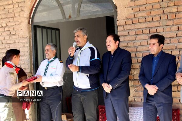 اهدای جوایز پیشتازان برتر سازمان دانش آموزی خراسان جنوبی