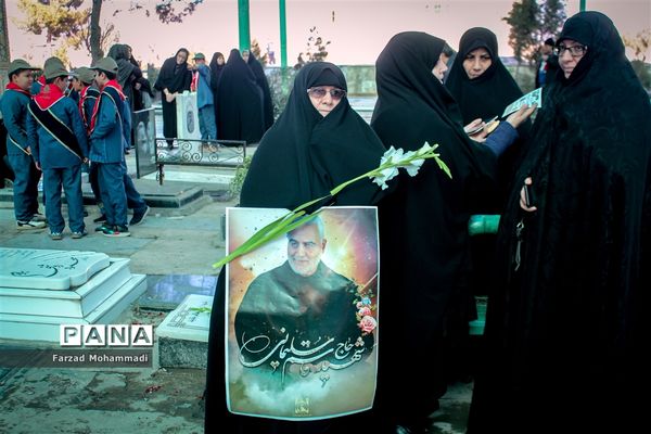 مراسم غبارروبی و عطر افشانی مزار شهدا در چهاردانگه