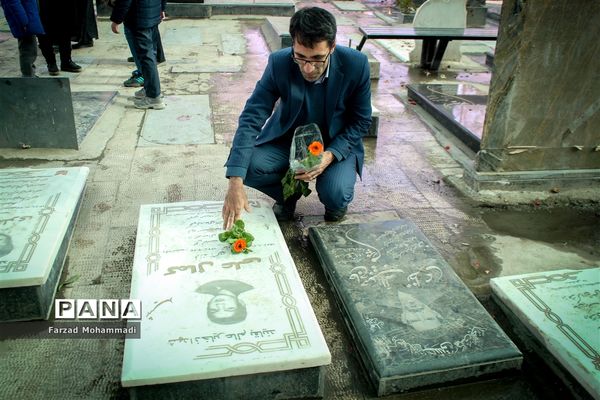 مراسم غبارروبی و عطر افشانی مزار شهدا در چهاردانگه