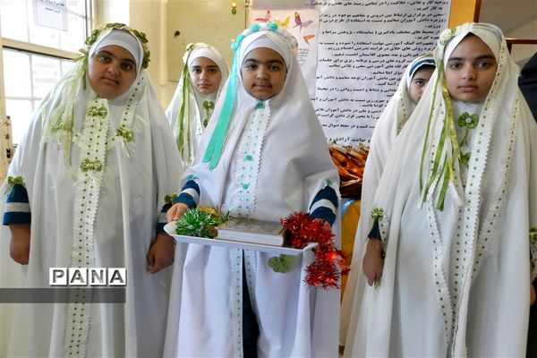 برگزاری مسابقات قرآن و عترت دختران دانش‌آموز ناحیه ۳ شیراز در آموزشگاه عباس الکوت